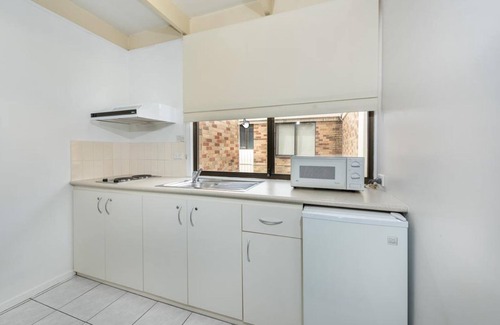 Symonston Hotel | Sundown Villas