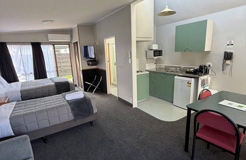 Blenheim Hotel | Sundowner Motel