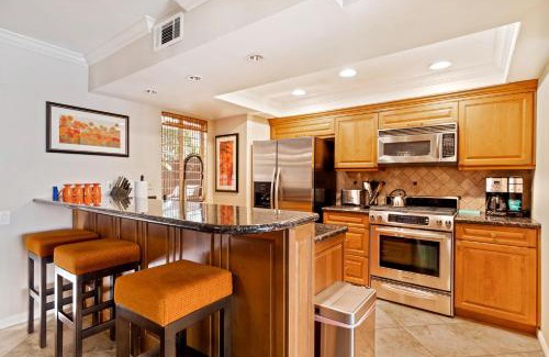 Historic Tennis Club House | Sunkist at 411 - Walking Distance to Downtown PS