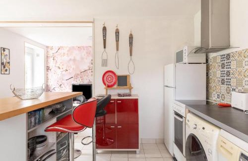Isigny-sur-Mer House | Sunlit Garden Escape Normandy