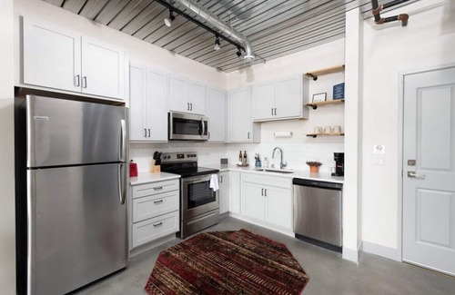 Westown Apartment | Sunny 1BR Apartment Walking Distance to Fiserv