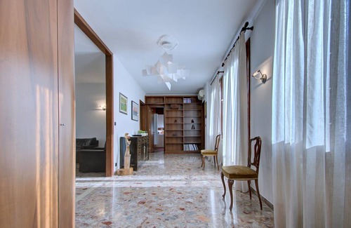 Cannaregio Apartment | SUNNY CANALVIEW 4pax, wifi, aircond