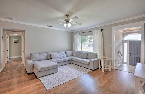 Clearwater House | Sunny Clearwater Home - 5 Mi to Beach and Park!
