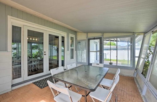 Clearwater House | Sunny Clearwater Home - 5 Mi to Beach and Park!