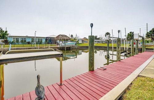 Bethune Grant Cottage | Sunny South Daytona Home w/Pool & Grill!