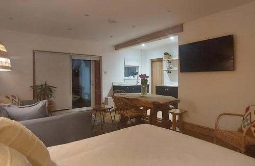 Scurlage Apartment | Sunnyside at Scurlage Farm