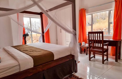 Kariba Cabin | Sunset Lakeview Lodge