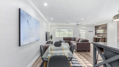 Camelback East House | Sunsets on 11th by AvantStay Resort-Style Pool Hot Tub Game Room