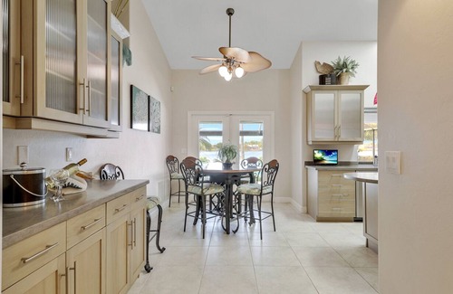 Pelican House | Sunsets, Warm Pool -Million Dollar View -See our Video/360 Tour/5-star reviews