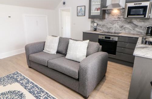 Milford Apartment | Sunshine Apartment