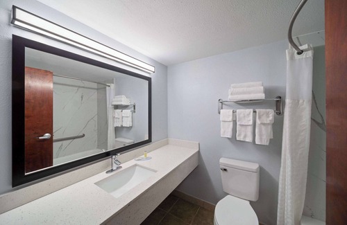 Alexandria Hotel | Super 8 by Wyndham Alexandria LA