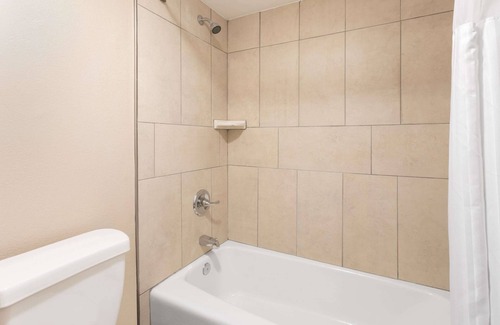 Fletcher Hotel | Super 8 by Wyndham Asheville Airport
