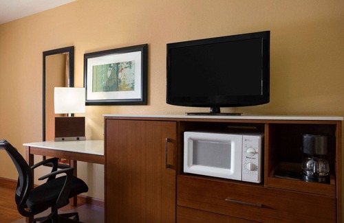 Swede Hill Hotel | Super 8 by Wyndham Austin Downtown/Capitol Area