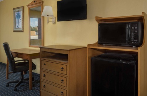 Breaux Bridge Hotel | Super 8 by Wyndham Breaux Bridge