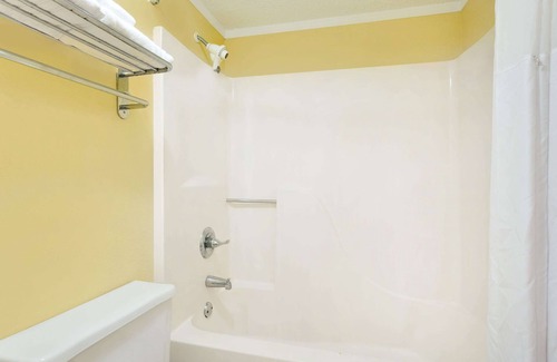 Cartersville Hotel | Super 8 by Wyndham Cartersville