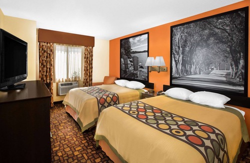 Clive Hotel | Super 8 by Wyndham Clive IA