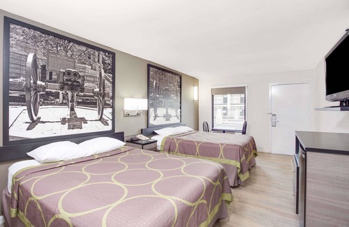 Dalton Hotel | Super 8 by Wyndham Dalton