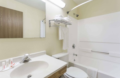 Danville Hotel | Super 8 by Wyndham Danville VA