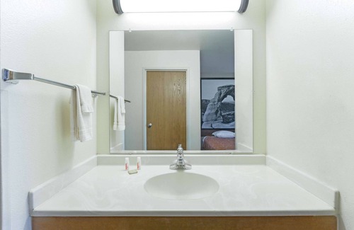 Green River Hotel | Super 8 by Wyndham Green River