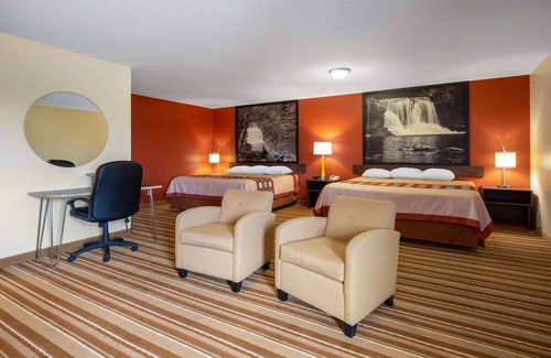 Mattoon Hotel | Super 8 by Wyndham Mattoon