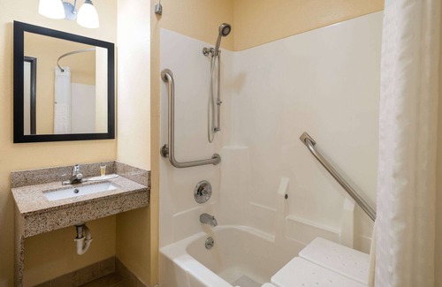 Mattoon Hotel | Super 8 by Wyndham Mattoon