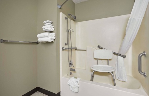 Russellville Hotel | Super 8 by Wyndham Russellville