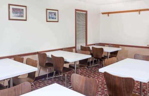 Shipshewana Hotel | Super 8 by Wyndham Shipshewana