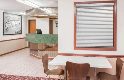 Shipshewana Hotel | Super 8 by Wyndham Shipshewana