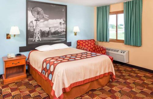 Shipshewana Hotel | Super 8 by Wyndham Shipshewana