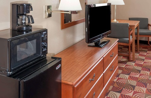 Shipshewana Hotel | Super 8 by Wyndham Shipshewana