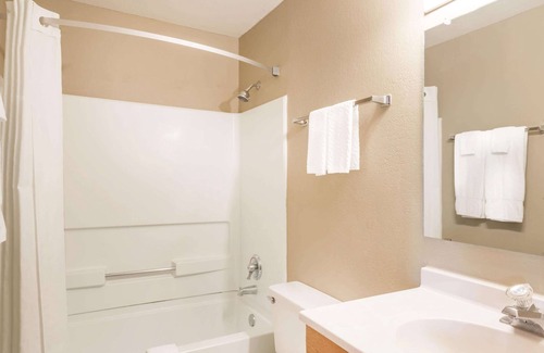 Polvadera Hotel | Super 8 by Wyndham Socorro