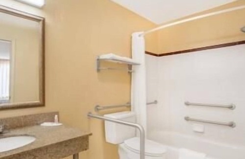 Sumter Hotel | Super 8 by Wyndham Sumter