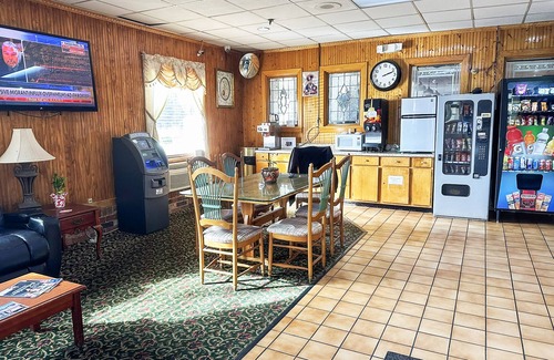 Milledgeville Hotel | Super Inn & Suites by OYO Milledgeville