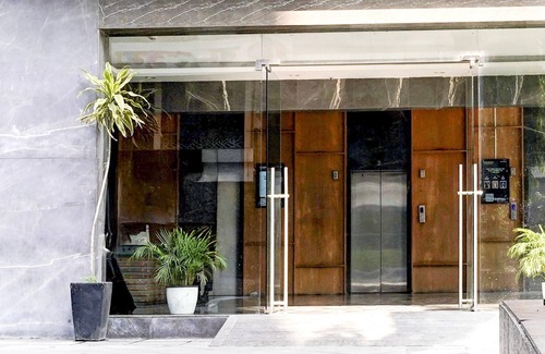 Vashi House | Super Townhouse PBG Mall Vashi
