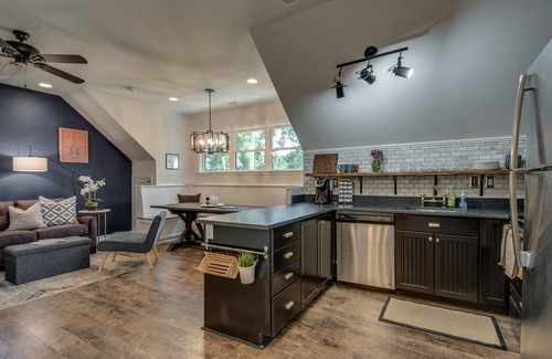 McFerrin Park House | Super trendy East Nashville Suite DOWNTOWN!