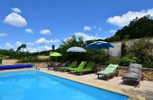 Montcabrier House | Superb Holiday Home in Busse with Swimming Pool