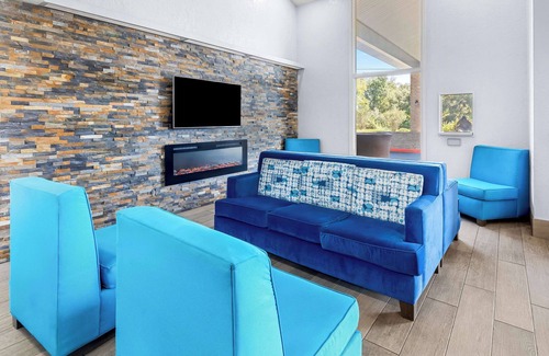 Beaumont Hotel | SureStay Plus by Best Western Beaumont