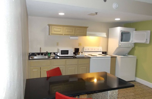 St. Marys Hotel | SureStay Plus Hotel by Best Western St Marys Cumberland