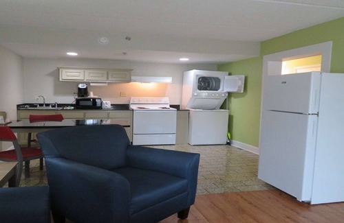 St. Marys Hotel | SureStay Plus Hotel by Best Western St Marys Cumberland