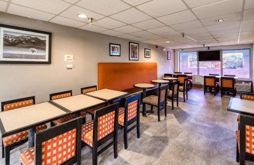 Durham Hotel | SureStay Plus Hotel by Best Western Durham Medical Center