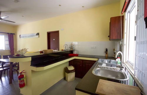 Anse Royale Cottage | Surfers Self-Catering Chalets