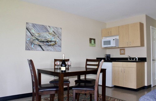 Surry Hotel | Surry Seafood Company