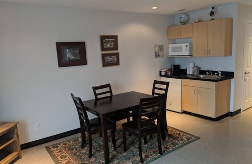 Surry Hotel | Surry Seafood Company