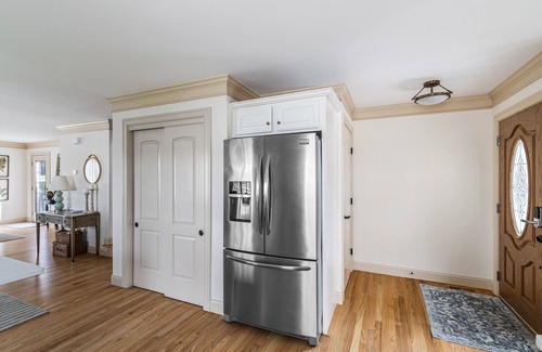 Mystic - New London House | Sweet Mystic Retreat