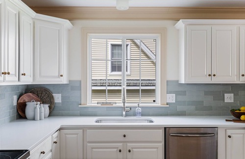 Mystic - New London House | Sweet Mystic Retreat