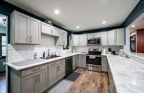 White Mills House | sweet retreat a spacious home near of most lakes, and poconos attractions