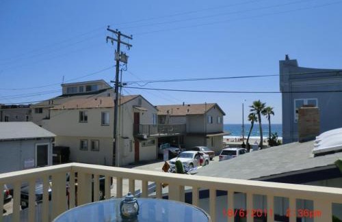 Mission Beach Hotel | Sweet Sunset Studio
