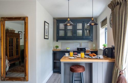 Bourton House | Sweetslade Cottage