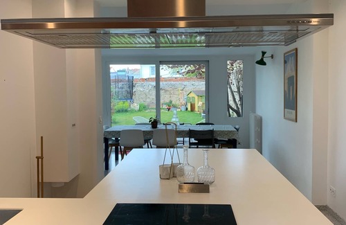 Montreuil House | Swimming pool and countryside just a stone's throw from Paris