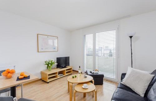 Oerlikon Apartment | Swiss Star Tower - Self Check-In